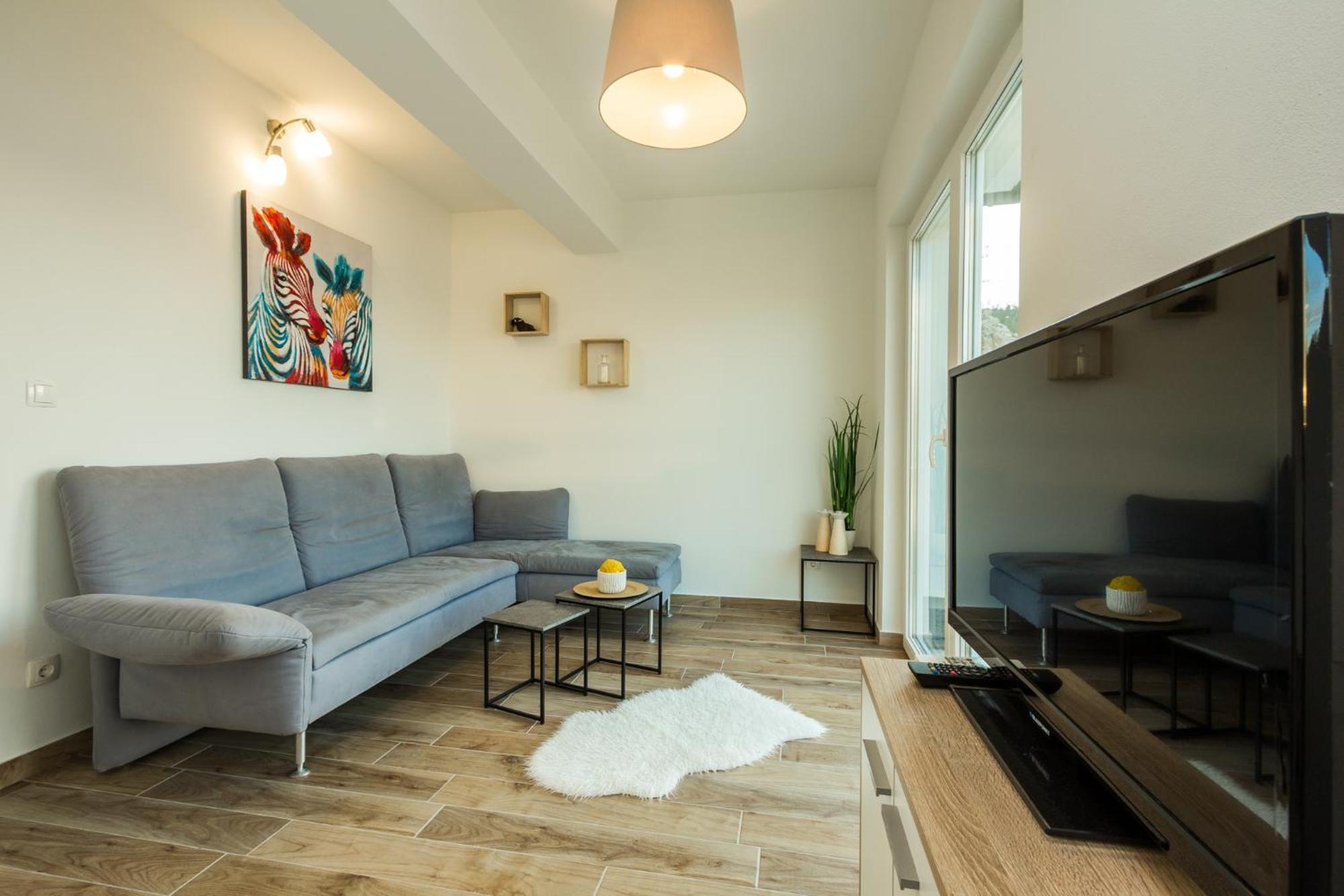 2Bfree Apartments Stinica Exterior photo