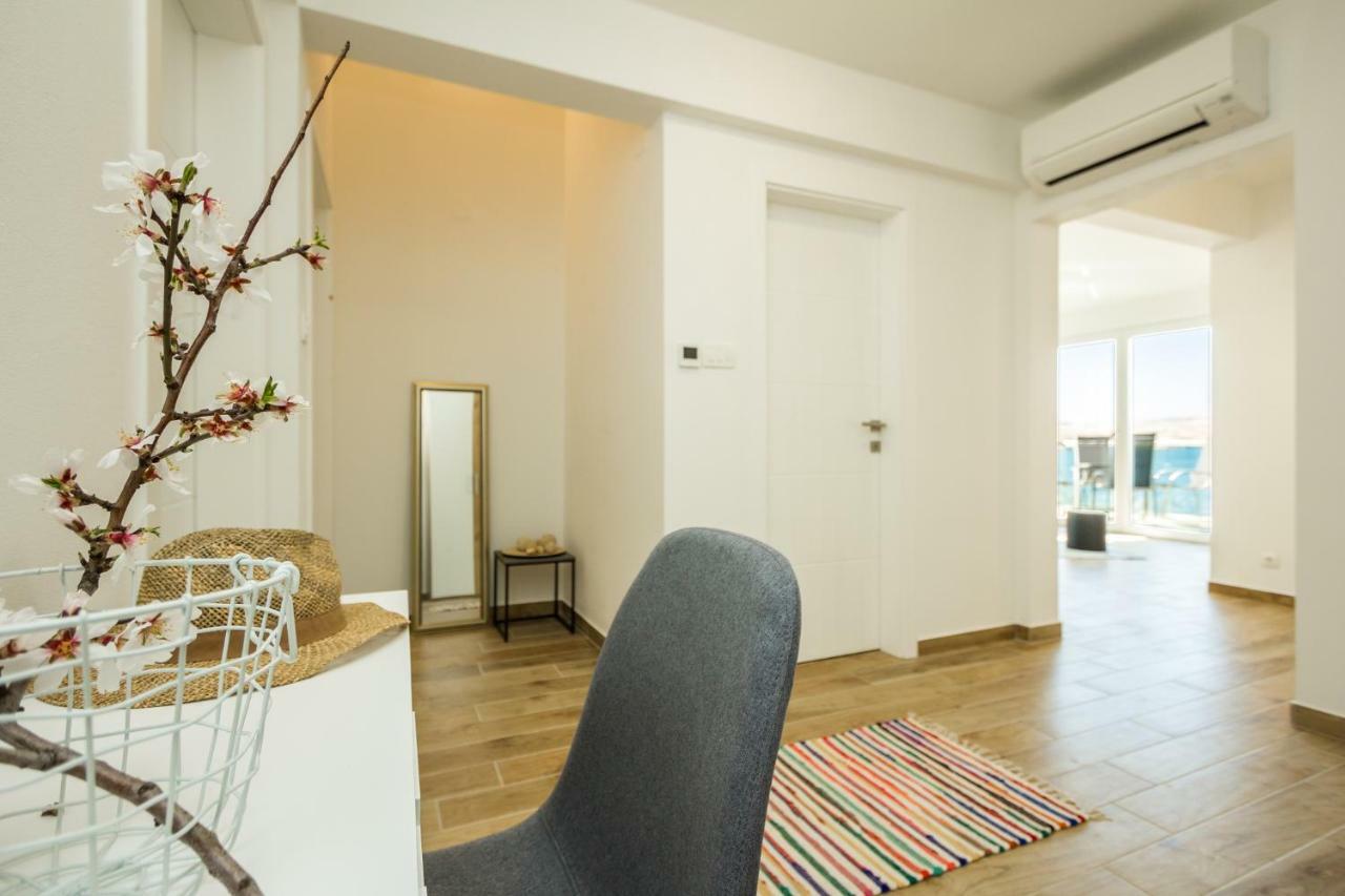 2Bfree Apartments Stinica Exterior photo